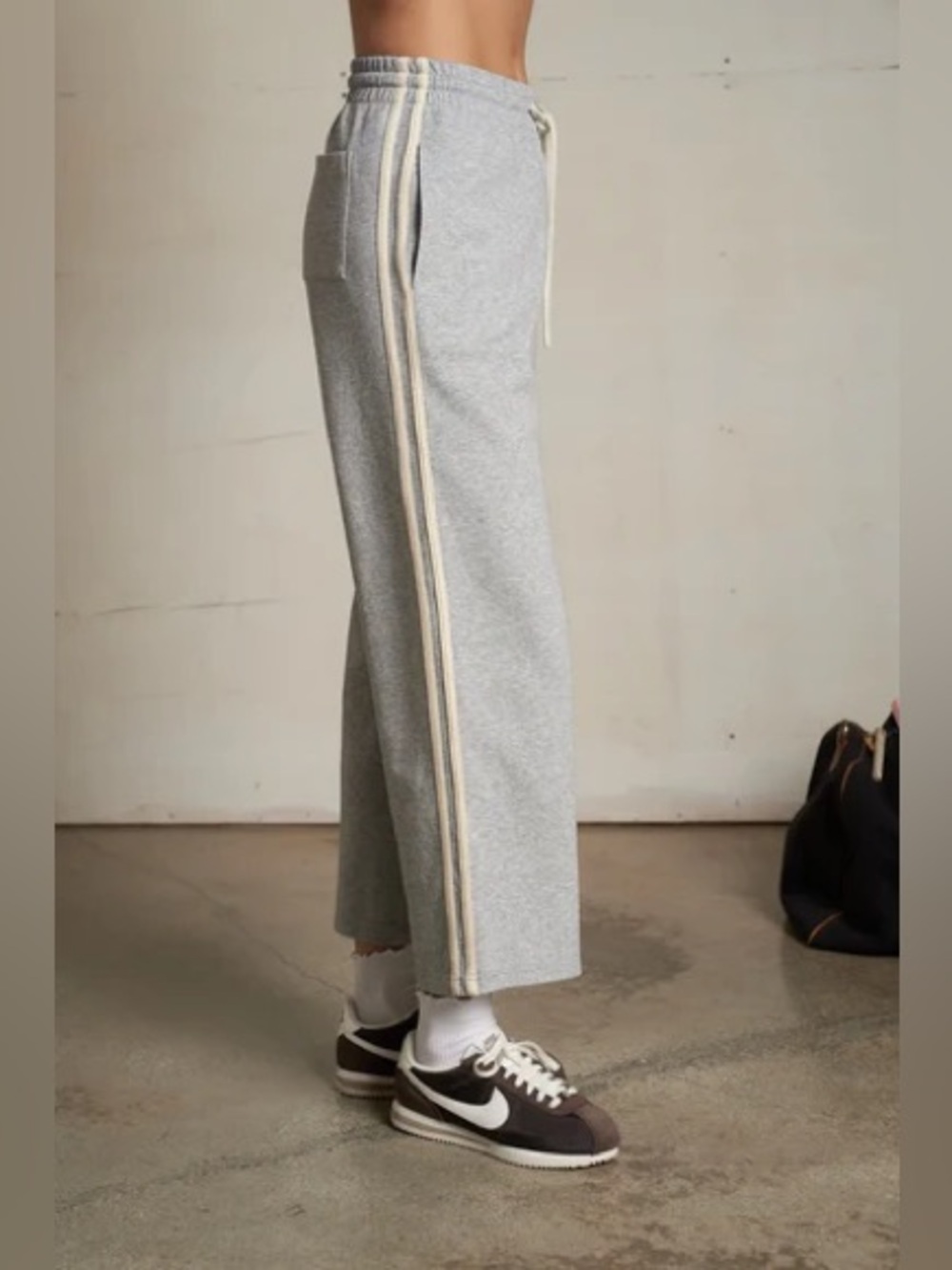 NWT Perfectwhitetee Claud Travel Pants- Size Medium